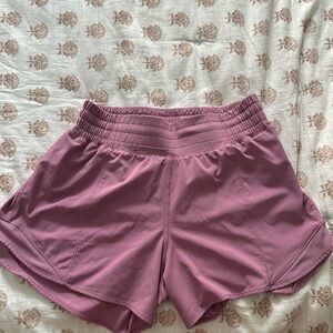 LULULEMON HOTTY HOT 4 IN SHORT